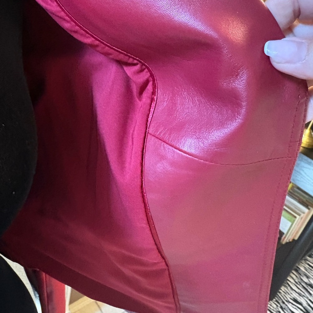 Elegant Red Leather Jacket for Women - Picture 7 of 9